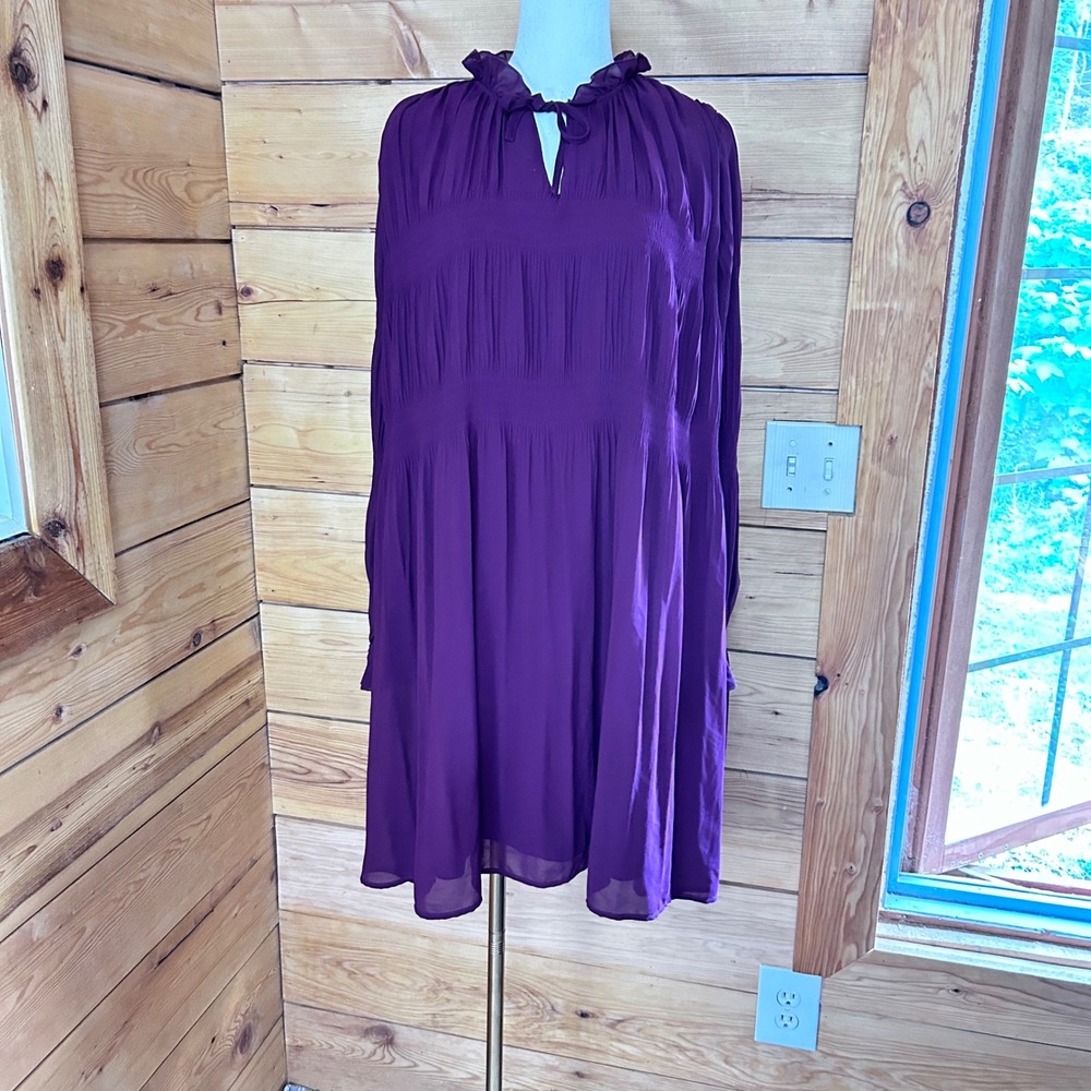 Pleated Ruffle Neck Chiffon Dress Women Size 8 Purple Babydoll Shift b.young